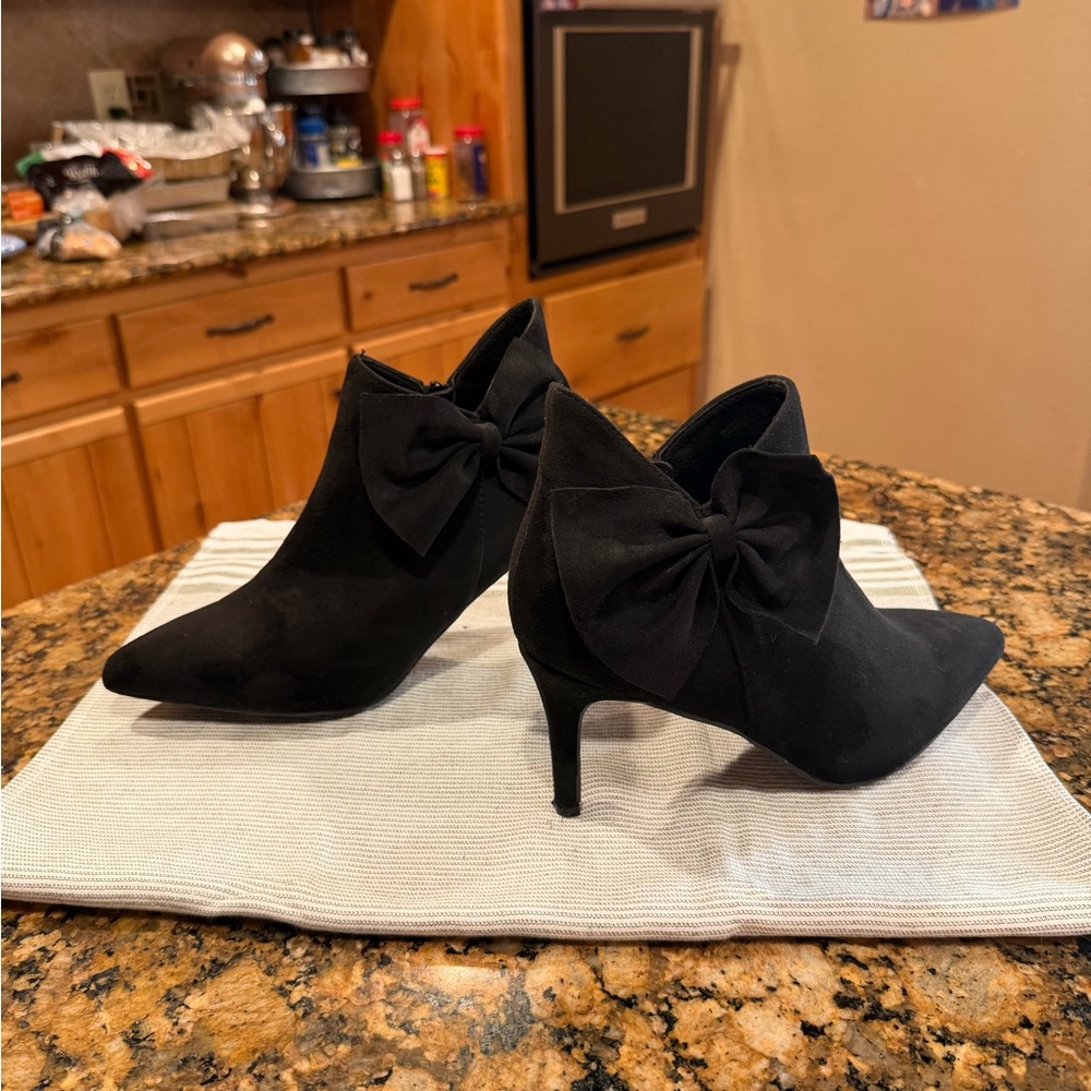 Amazon Black Bow Pointed-Toe Ankle Heeled Boots